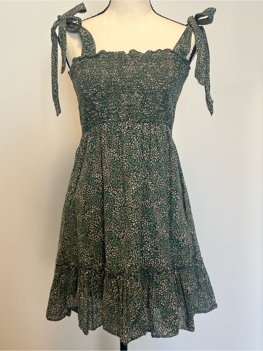 Aerie Green Leafy Print Smocked Tie Shoulder Ruffle Hem Mini Babydoll Dress